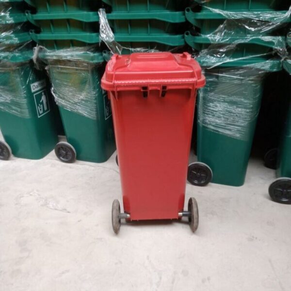 Tempat sampah 100 liter beroda