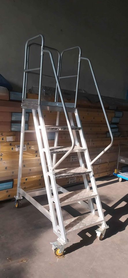 Tangga dorong Rolling Ladders Mobile stairs 1.5 meter - Gambar 3