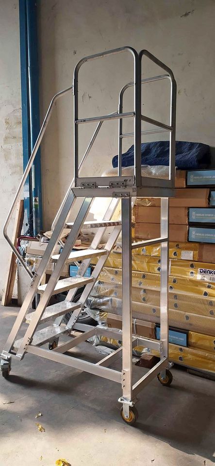 Tangga dorong Rolling Ladders Mobile stairs 1.5 meter - Gambar 2